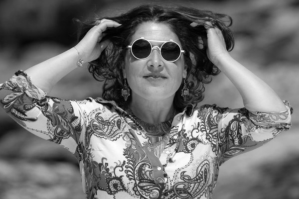 Elevate your style: the ultimate guide to rocking oversized sweaters for a chic and cozy look in the uk!